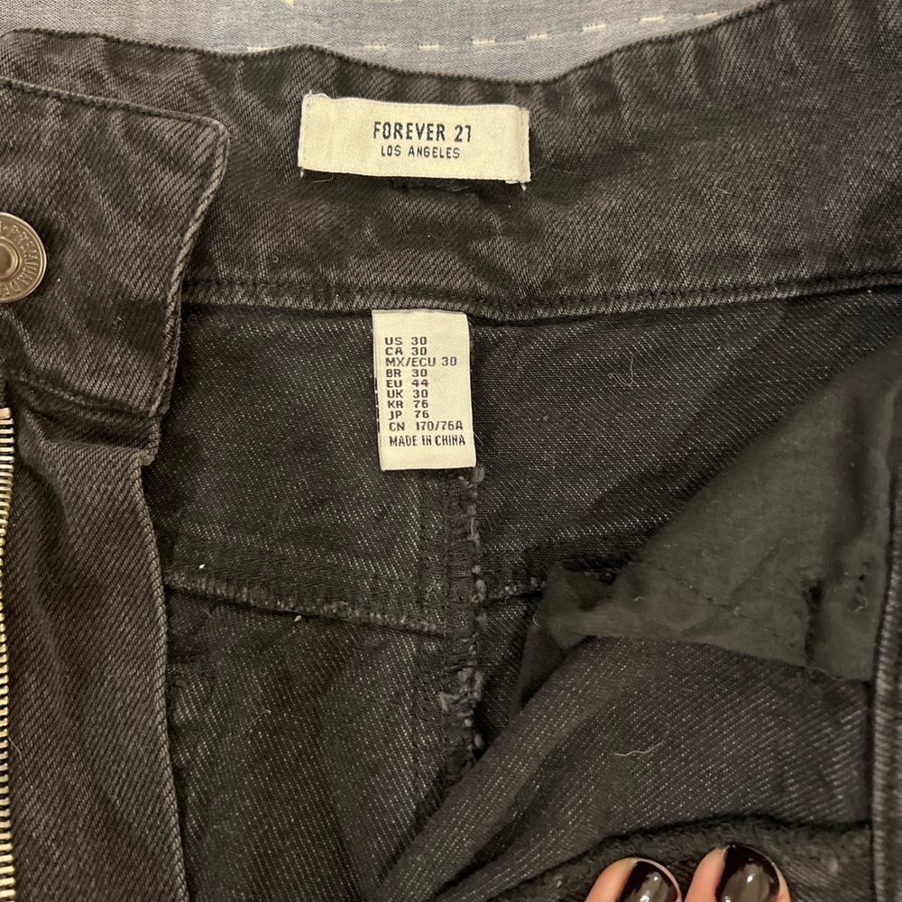 NWT Forever 21 High Waisted Jean Short - Black - Picture 10 of 11